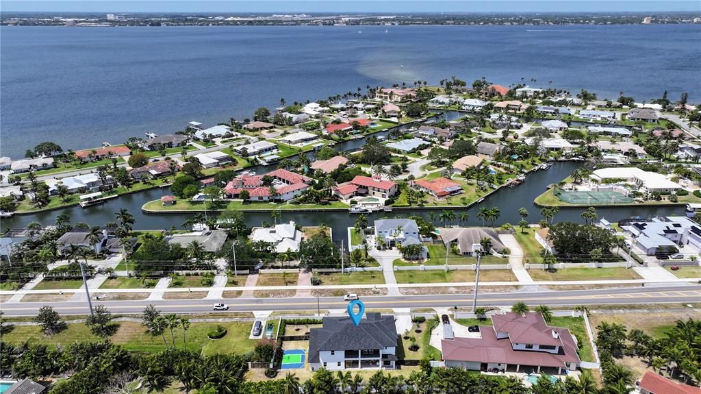 En Venta: $1,500,000 (7 camas, 3 baños, 4593 Pies cuadrados)