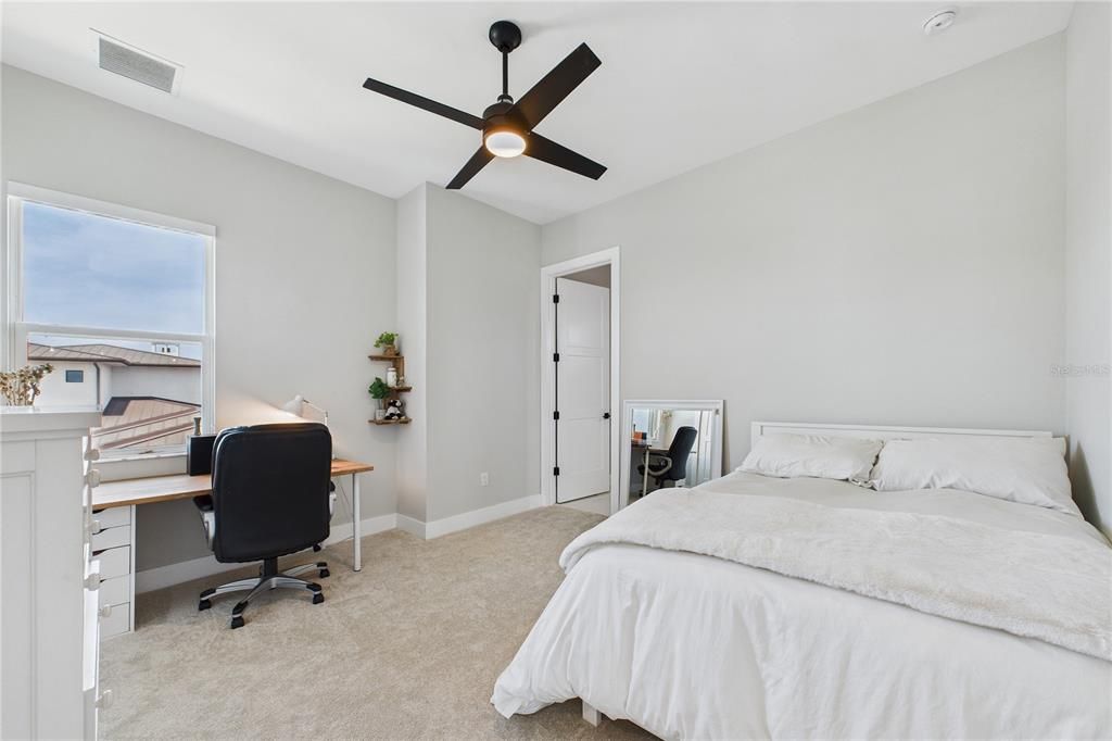 En Venta: $1,500,000 (7 camas, 3 baños, 4593 Pies cuadrados)