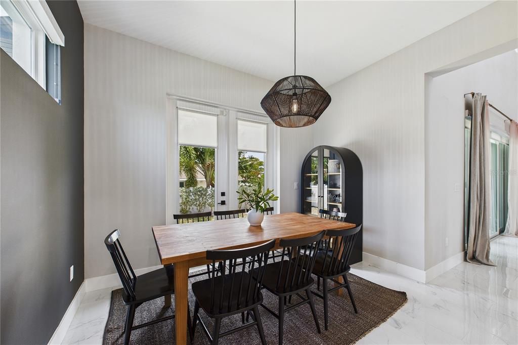 En Venta: $1,500,000 (7 camas, 3 baños, 4593 Pies cuadrados)