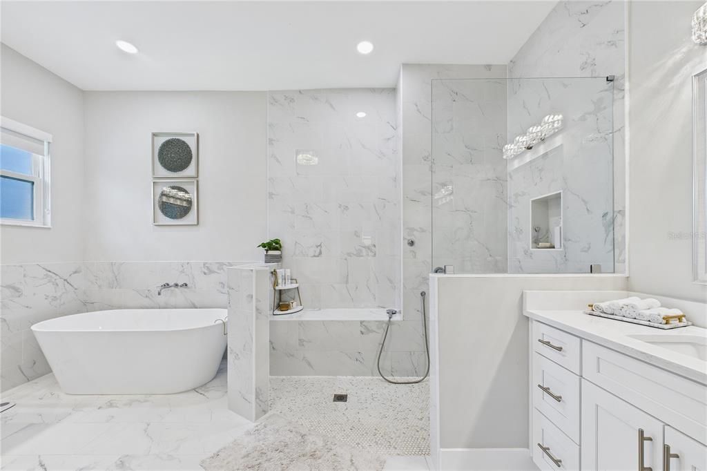 En Venta: $1,500,000 (7 camas, 3 baños, 4593 Pies cuadrados)