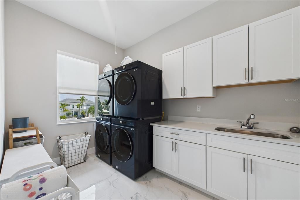 En Venta: $1,500,000 (7 camas, 3 baños, 4593 Pies cuadrados)