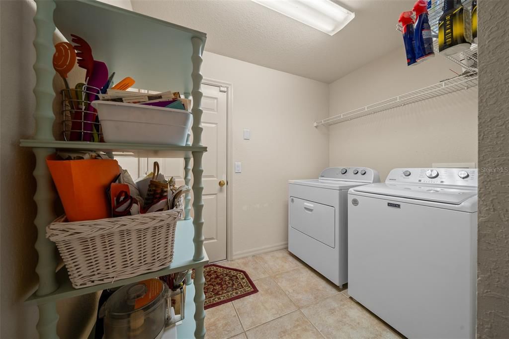 合同活跃: $419,900 (4 贝兹, 2 浴室, 2836 平方英尺)