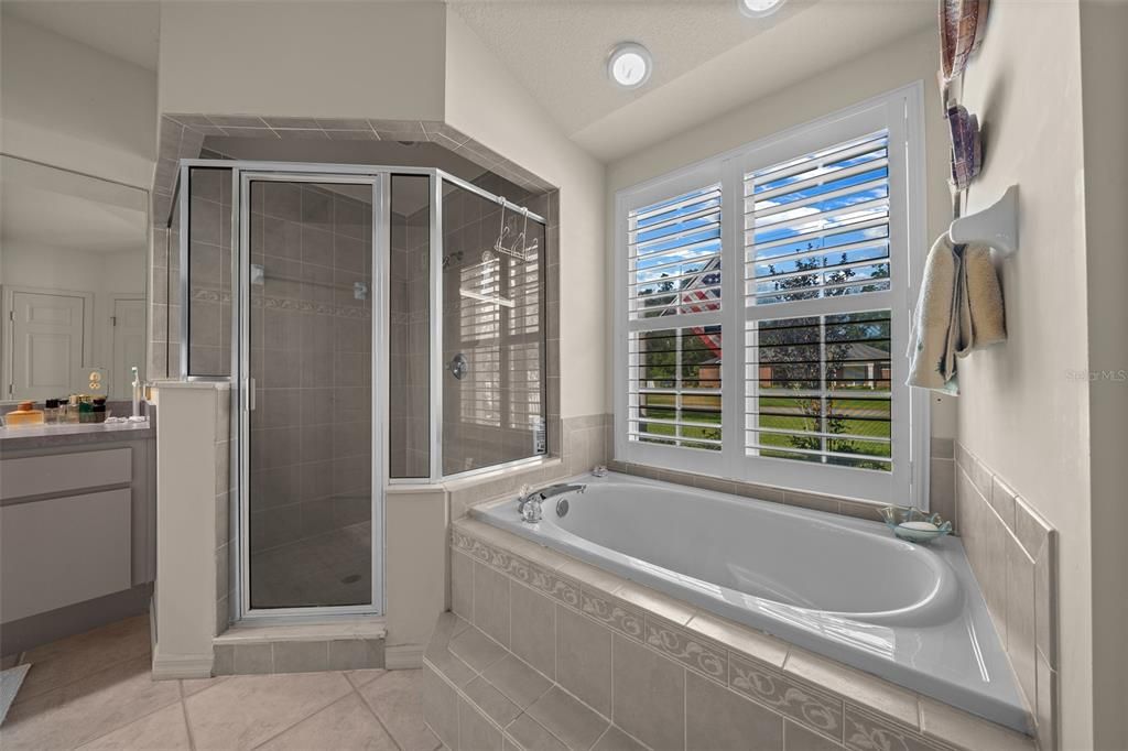 合同活跃: $419,900 (4 贝兹, 2 浴室, 2836 平方英尺)