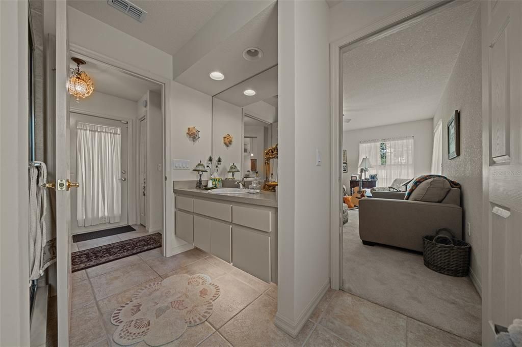 合同活跃: $419,900 (4 贝兹, 2 浴室, 2836 平方英尺)