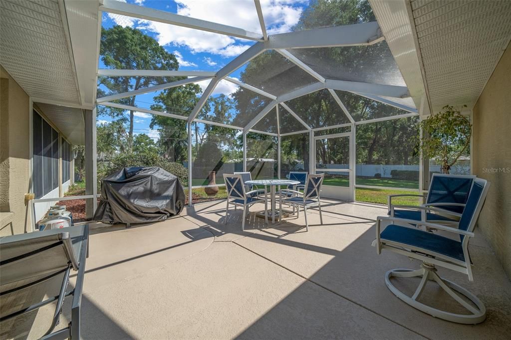 合同活跃: $419,900 (4 贝兹, 2 浴室, 2836 平方英尺)