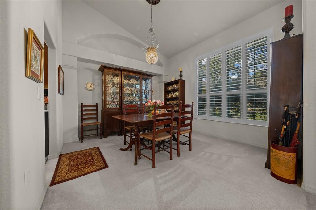 合同活跃: $419,900 (4 贝兹, 2 浴室, 2836 平方英尺)