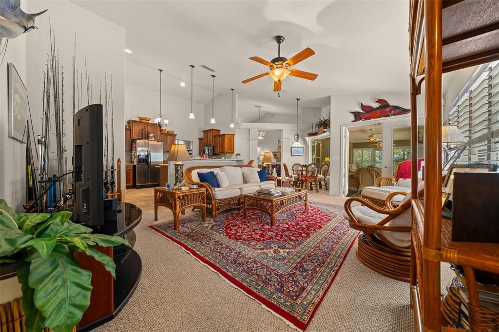 合同活跃: $419,900 (4 贝兹, 2 浴室, 2836 平方英尺)