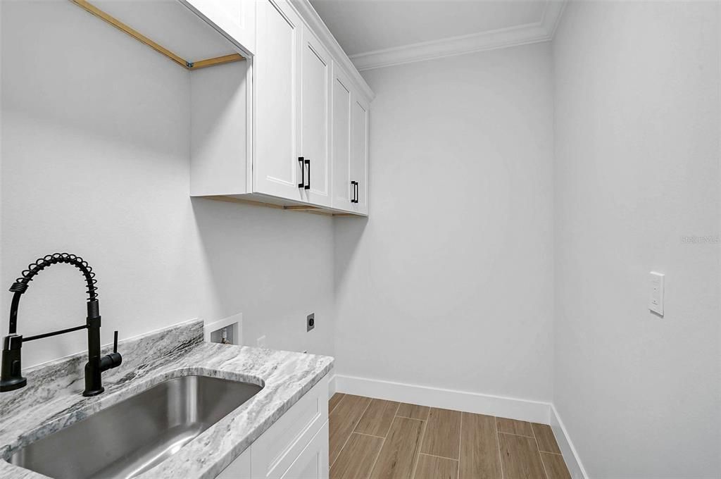 Active With Contract: $589,000 (3 beds, 2 baths, 2109 Square Feet)