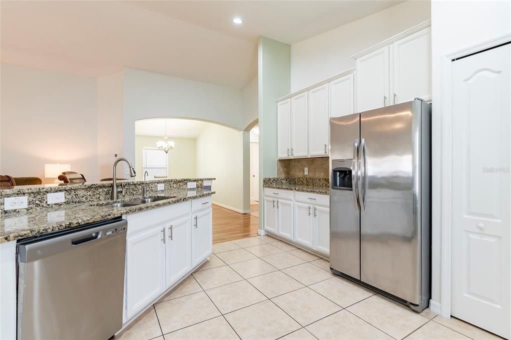 For Sale: $364,000 (4 beds, 3 baths, 2008 Square Feet)