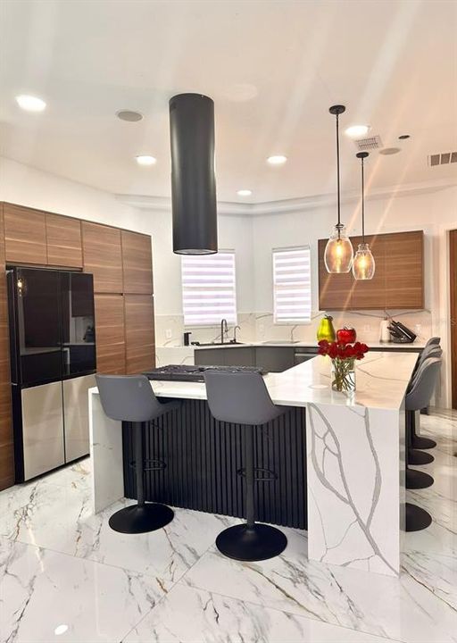 待售: $1,100,000 (5 贝兹, 4 浴室, 3845 平方英尺)