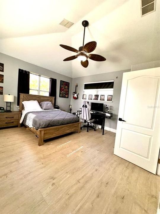 待售: $1,100,000 (5 贝兹, 4 浴室, 3845 平方英尺)