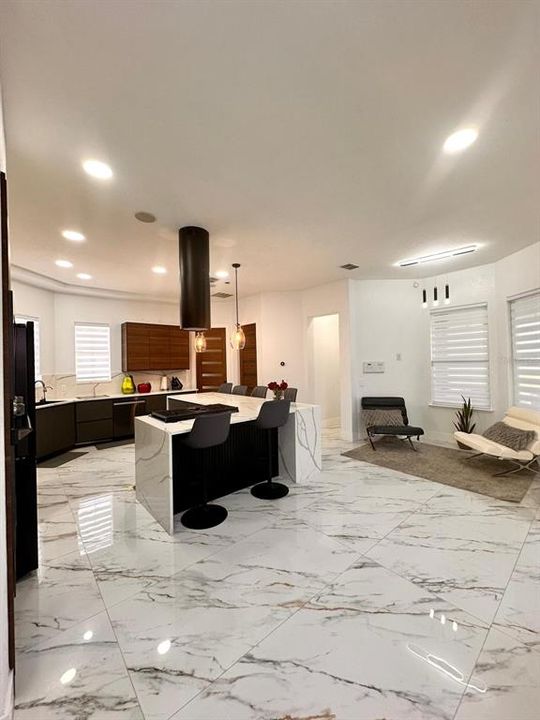 待售: $1,100,000 (5 贝兹, 4 浴室, 3845 平方英尺)