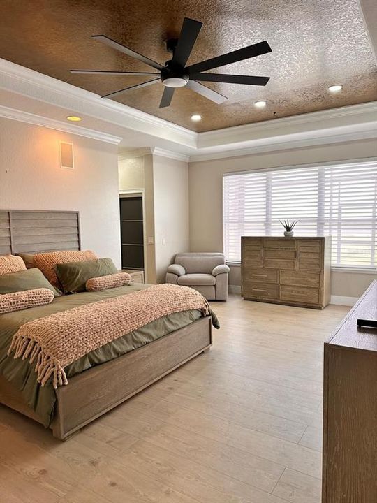 待售: $1,100,000 (5 贝兹, 4 浴室, 3845 平方英尺)