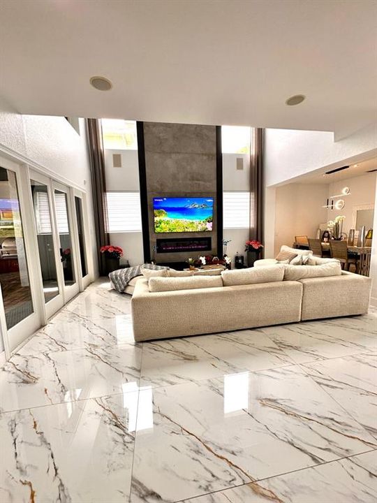 待售: $1,100,000 (5 贝兹, 4 浴室, 3845 平方英尺)