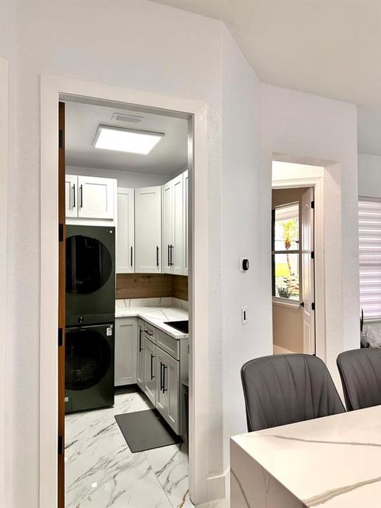 待售: $1,100,000 (5 贝兹, 4 浴室, 3845 平方英尺)