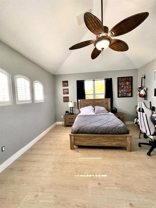 待售: $1,100,000 (5 贝兹, 4 浴室, 3845 平方英尺)