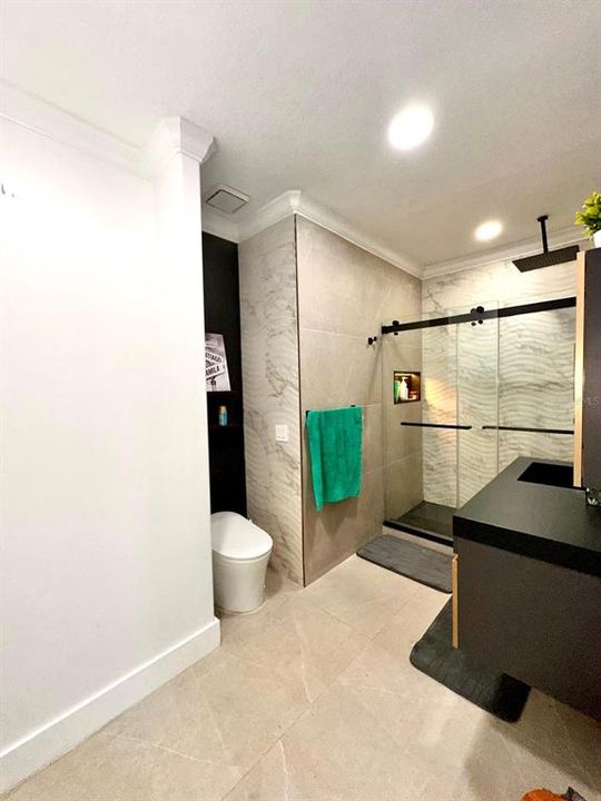 待售: $1,100,000 (5 贝兹, 4 浴室, 3845 平方英尺)