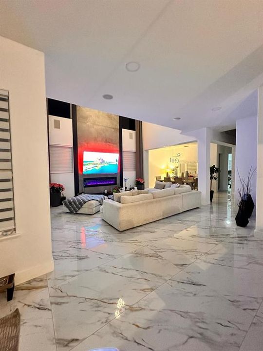 待售: $1,100,000 (5 贝兹, 4 浴室, 3845 平方英尺)