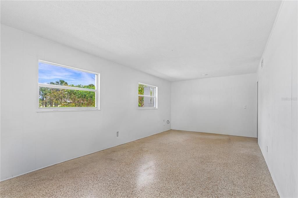 Active With Contract: $850,000 (4 beds, 2 baths, 1215 Square Feet)