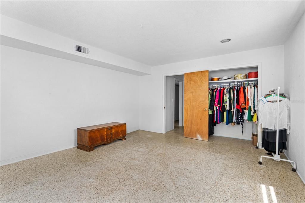 Active With Contract: $850,000 (4 beds, 2 baths, 1215 Square Feet)