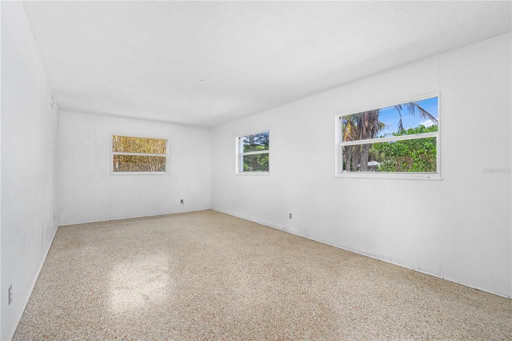 Active With Contract: $850,000 (4 beds, 2 baths, 1215 Square Feet)