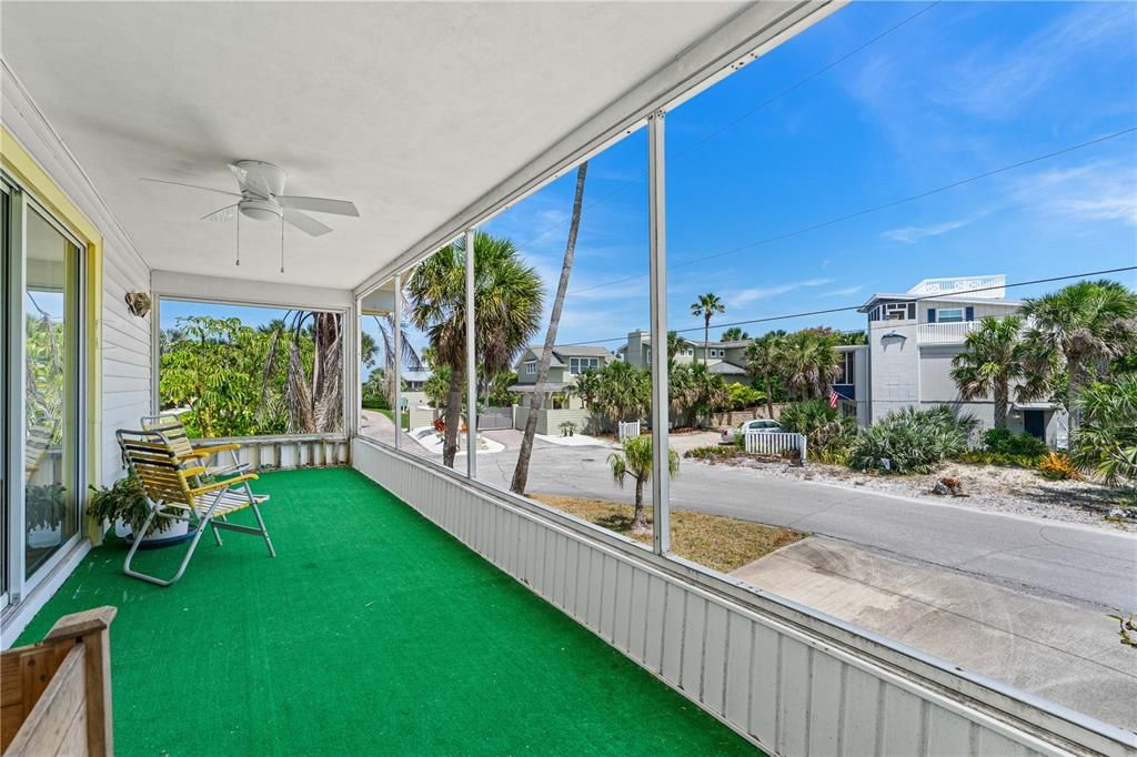 Active With Contract: $850,000 (4 beds, 2 baths, 1215 Square Feet)