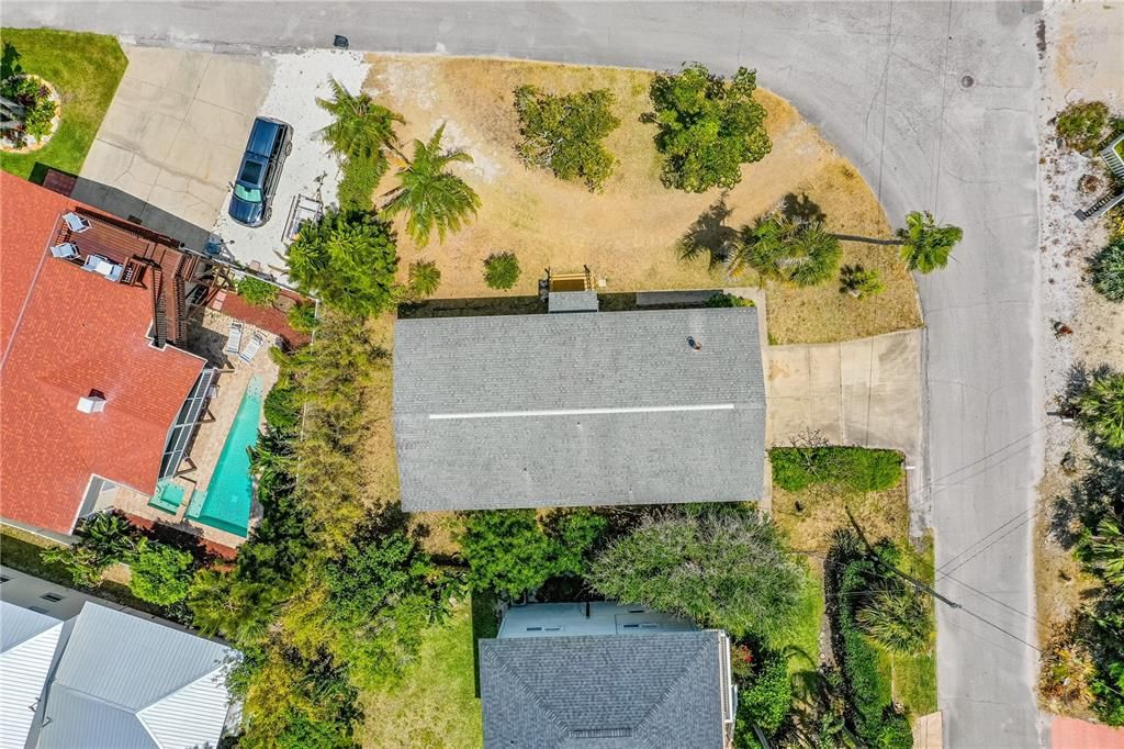 Active With Contract: $850,000 (4 beds, 2 baths, 1215 Square Feet)