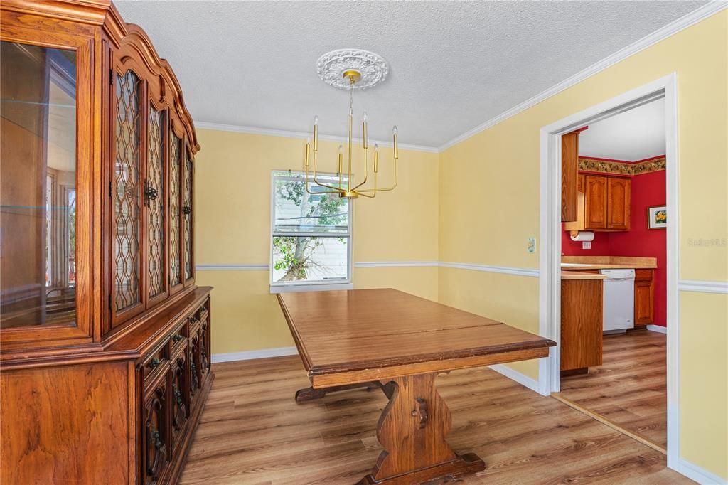 Active With Contract: $850,000 (4 beds, 2 baths, 1215 Square Feet)