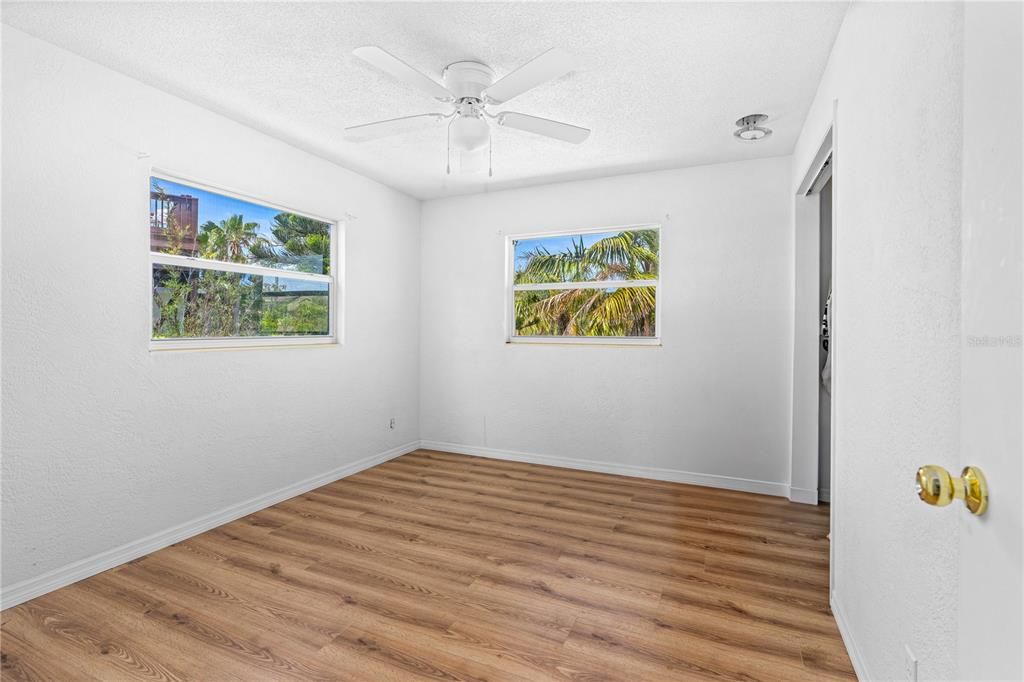 Active With Contract: $850,000 (4 beds, 2 baths, 1215 Square Feet)