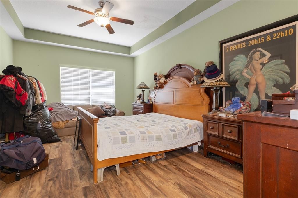 Active With Contract: $635,000 (4 beds, 2 baths, 2180 Square Feet)