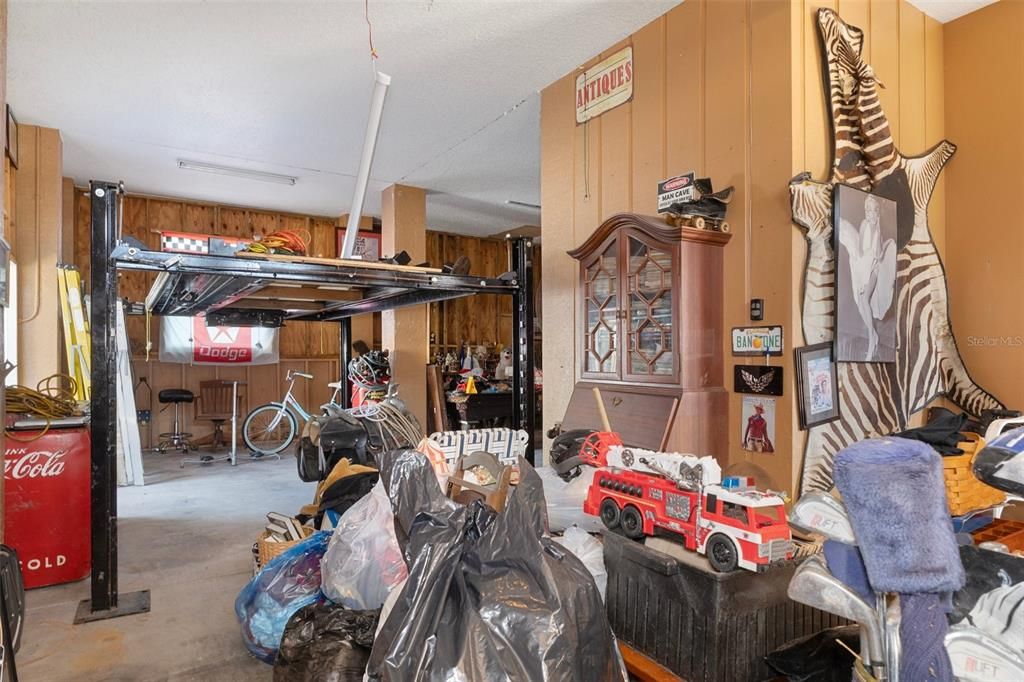 Active With Contract: $635,000 (4 beds, 2 baths, 2180 Square Feet)