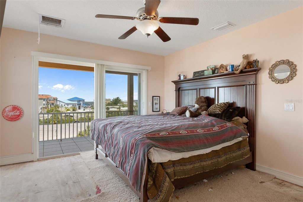 Active With Contract: $635,000 (4 beds, 2 baths, 2180 Square Feet)