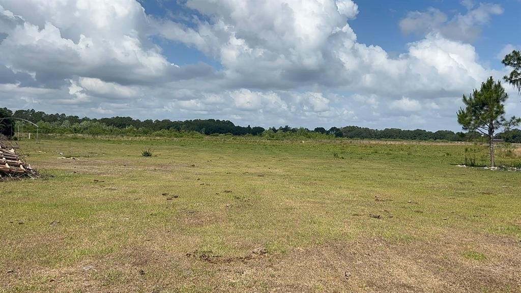 На продажу: $499,000 (28.56 acres)