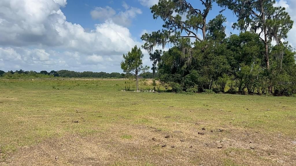 На продажу: $499,000 (28.56 acres)