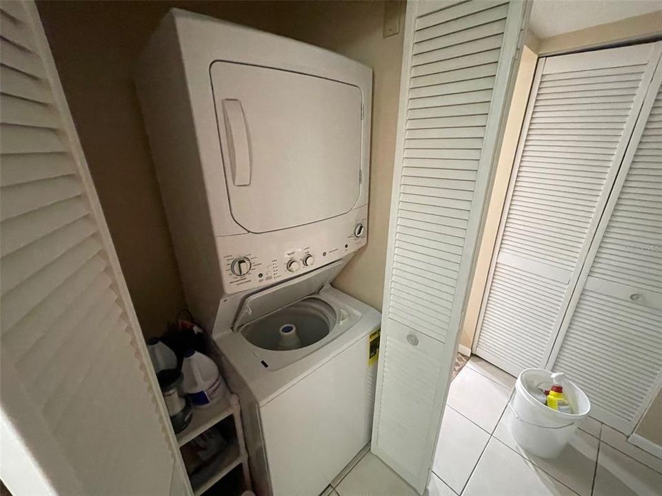 En Venta: $159,900 (2 camas, 2 baños, 897 Pies cuadrados)