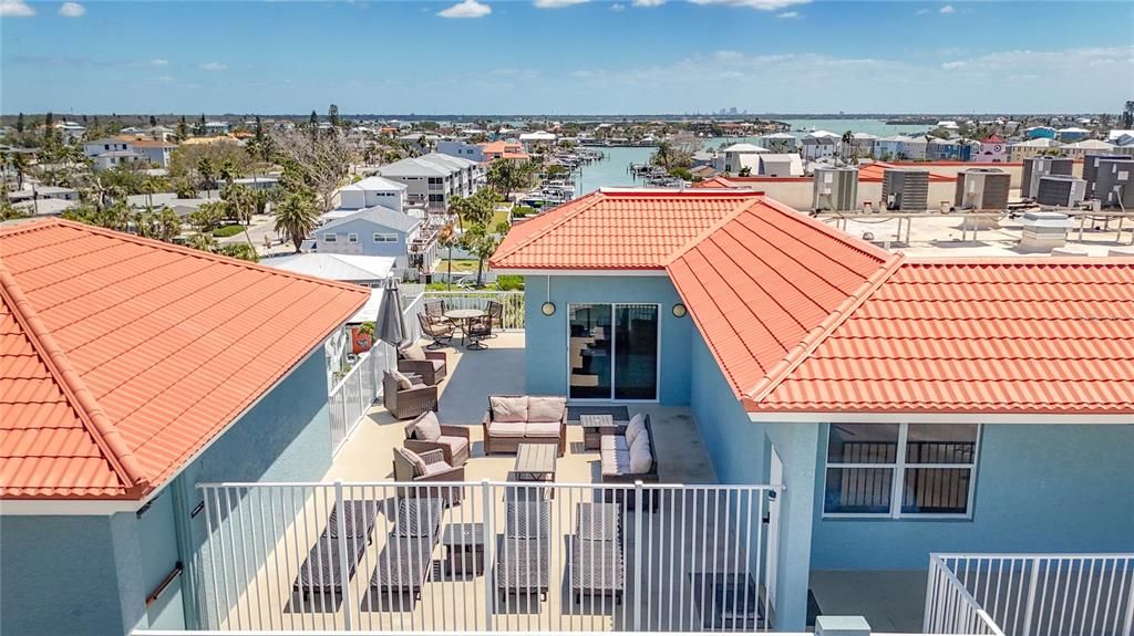 出租: $10,000 (3 贝兹, 3 浴室, 1930 平方英尺)