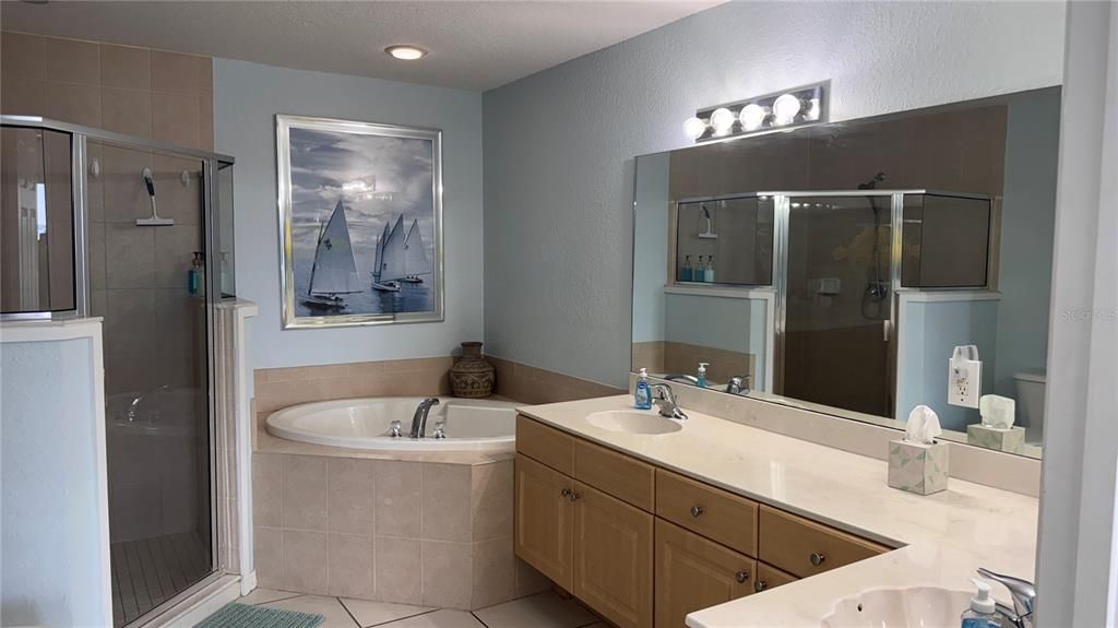 出租: $10,000 (3 贝兹, 3 浴室, 1930 平方英尺)