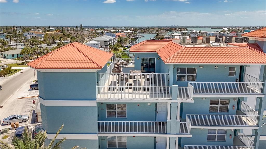 出租: $10,000 (3 贝兹, 3 浴室, 1930 平方英尺)