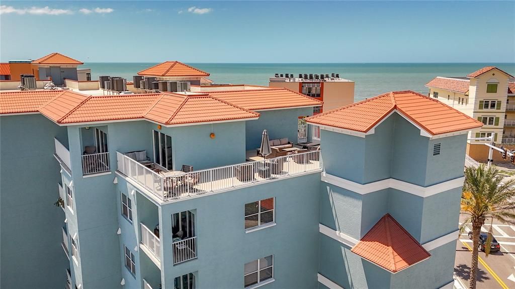 出租: $10,000 (3 贝兹, 3 浴室, 1930 平方英尺)