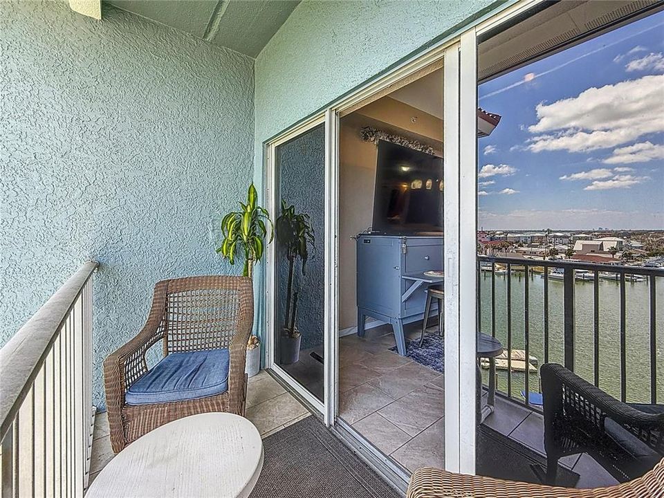 出租: $10,000 (3 贝兹, 3 浴室, 1930 平方英尺)