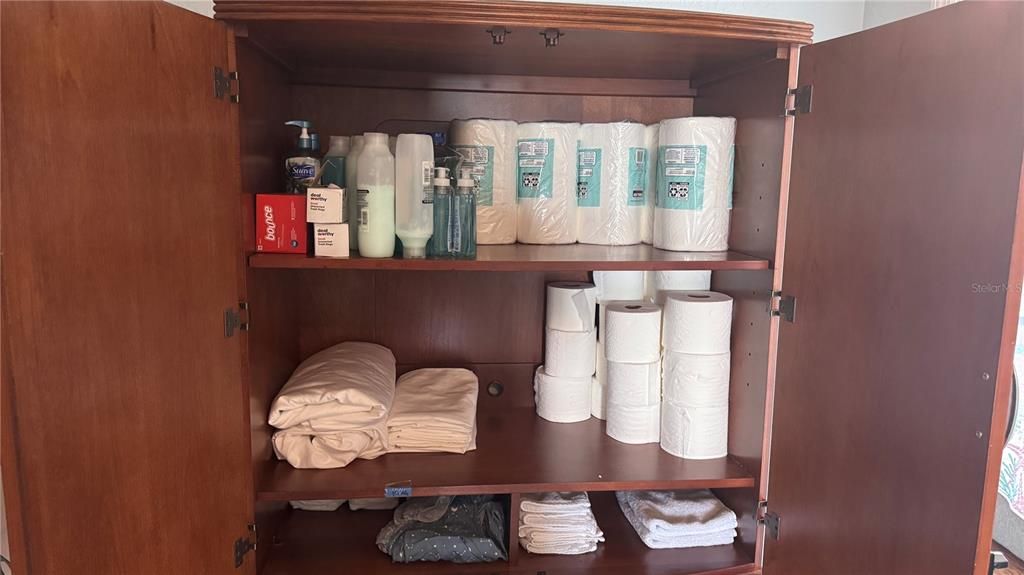 出租: $10,000 (3 贝兹, 3 浴室, 1930 平方英尺)