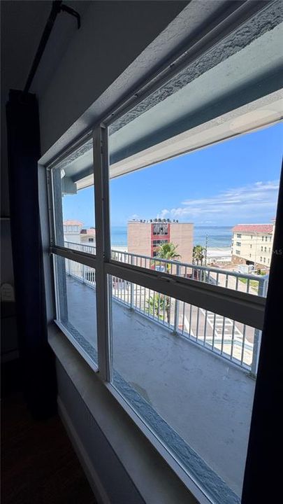 出租: $10,000 (3 贝兹, 3 浴室, 1930 平方英尺)