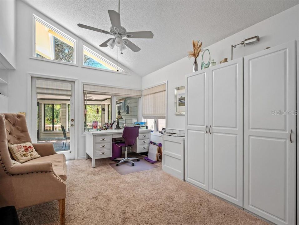 Active With Contract: $410,000 (2 beds, 2 baths, 2569 Square Feet)