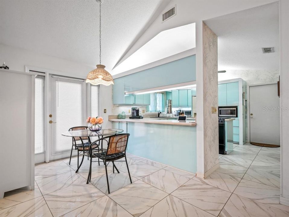 Active With Contract: $410,000 (2 beds, 2 baths, 2569 Square Feet)