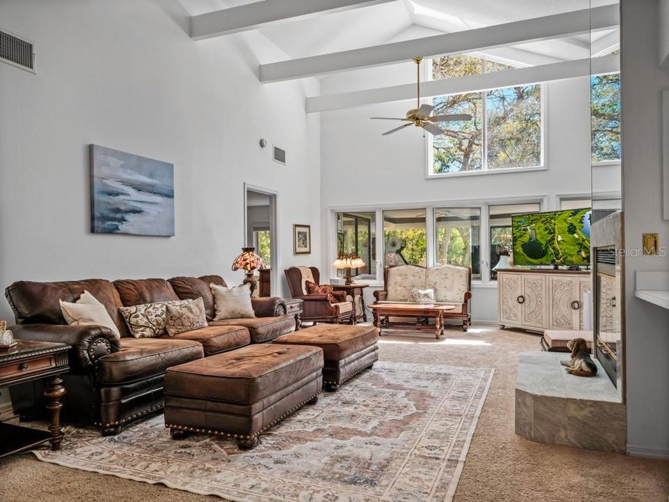 Active With Contract: $410,000 (2 beds, 2 baths, 2569 Square Feet)