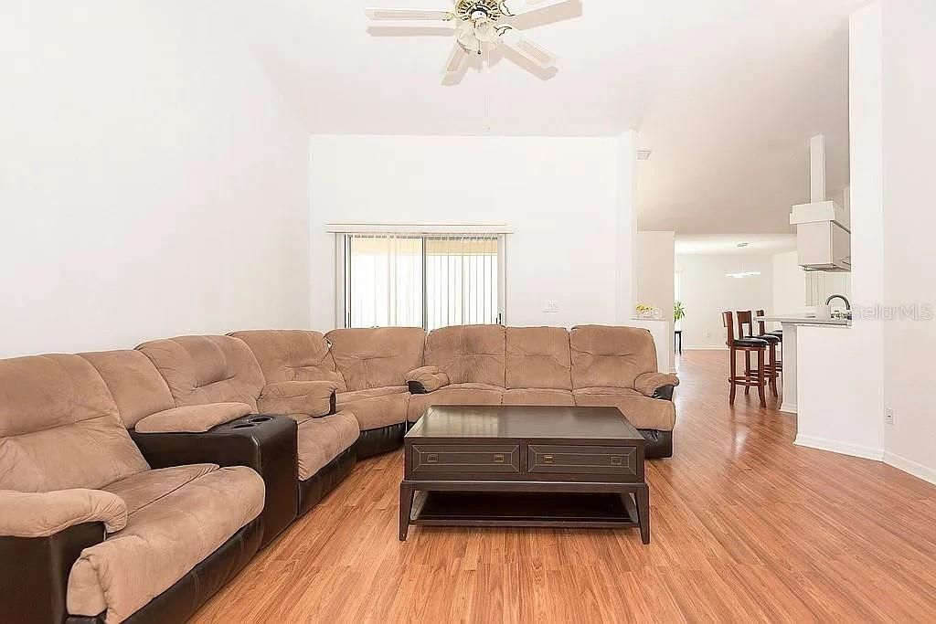 待售: $392,000 (3 贝兹, 2 浴室, 1903 平方英尺)