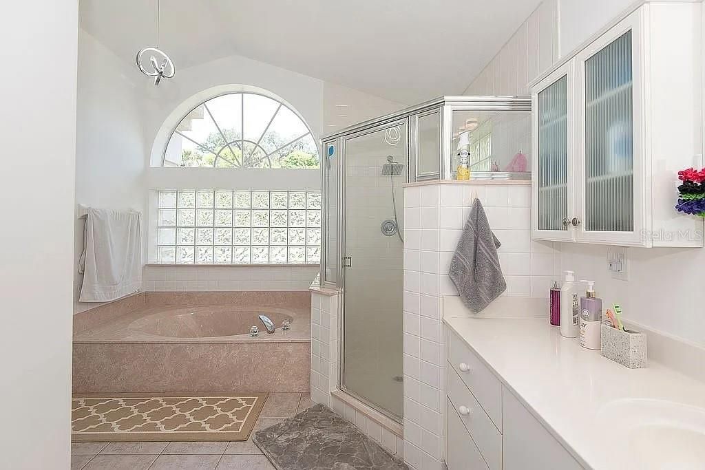 待售: $392,000 (3 贝兹, 2 浴室, 1903 平方英尺)