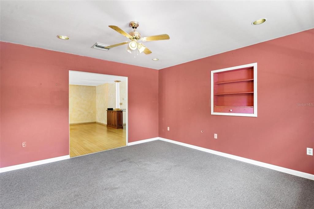 For Sale: $825,000 (5 beds, 4 baths, 4514 Square Feet)