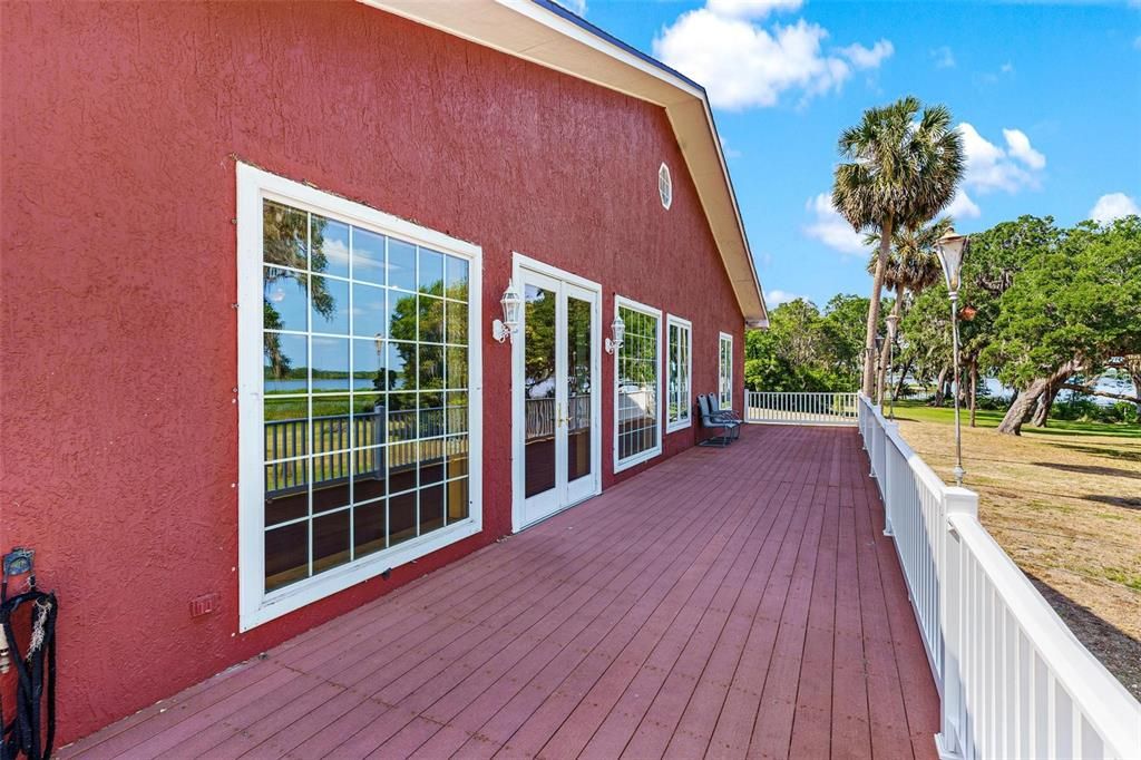 For Sale: $825,000 (5 beds, 4 baths, 4514 Square Feet)