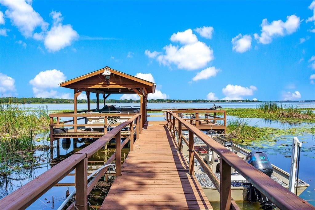 For Sale: $825,000 (5 beds, 4 baths, 4514 Square Feet)